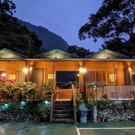 Golden Leather Carving Studio Leye ภายนอก รูปภาพ