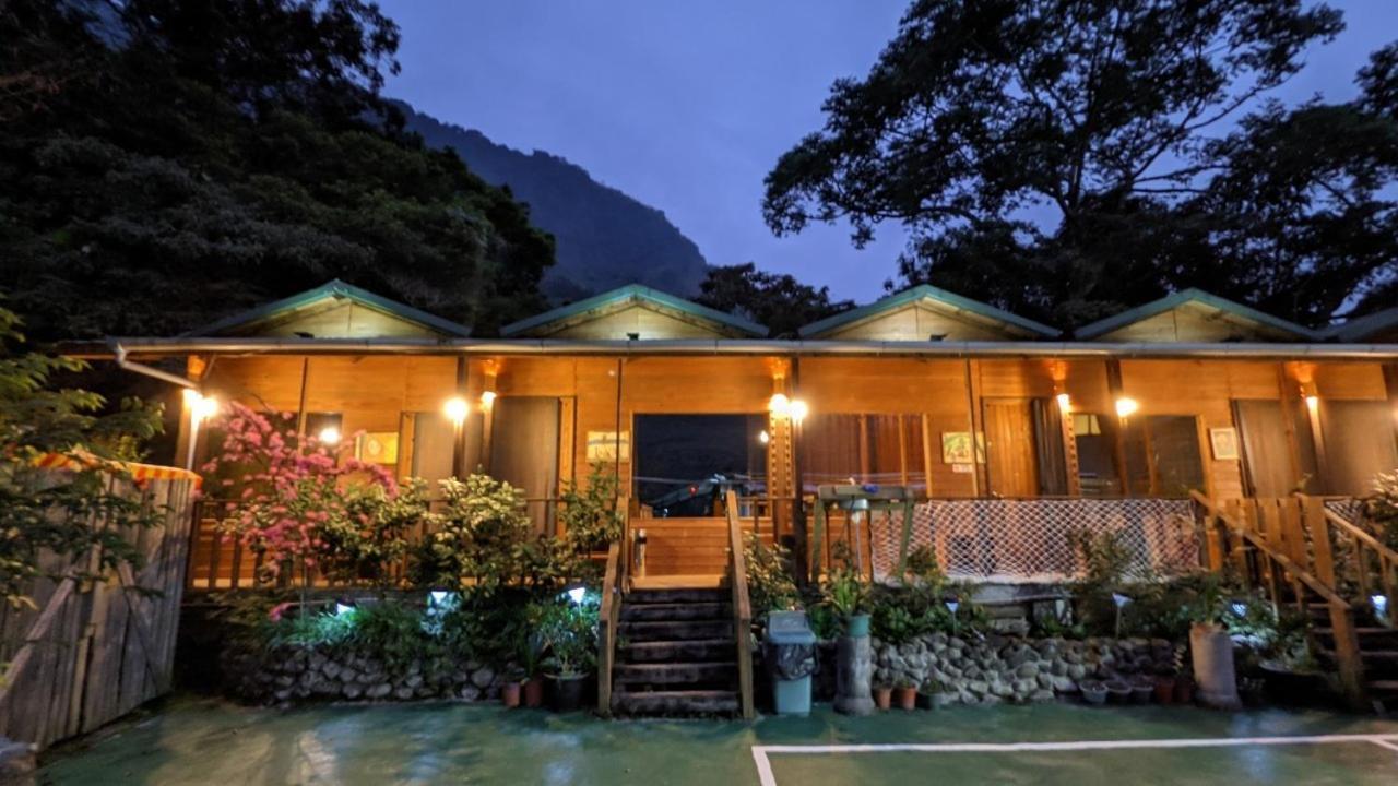 Golden Leather Carving Studio Leye ภายนอก รูปภาพ